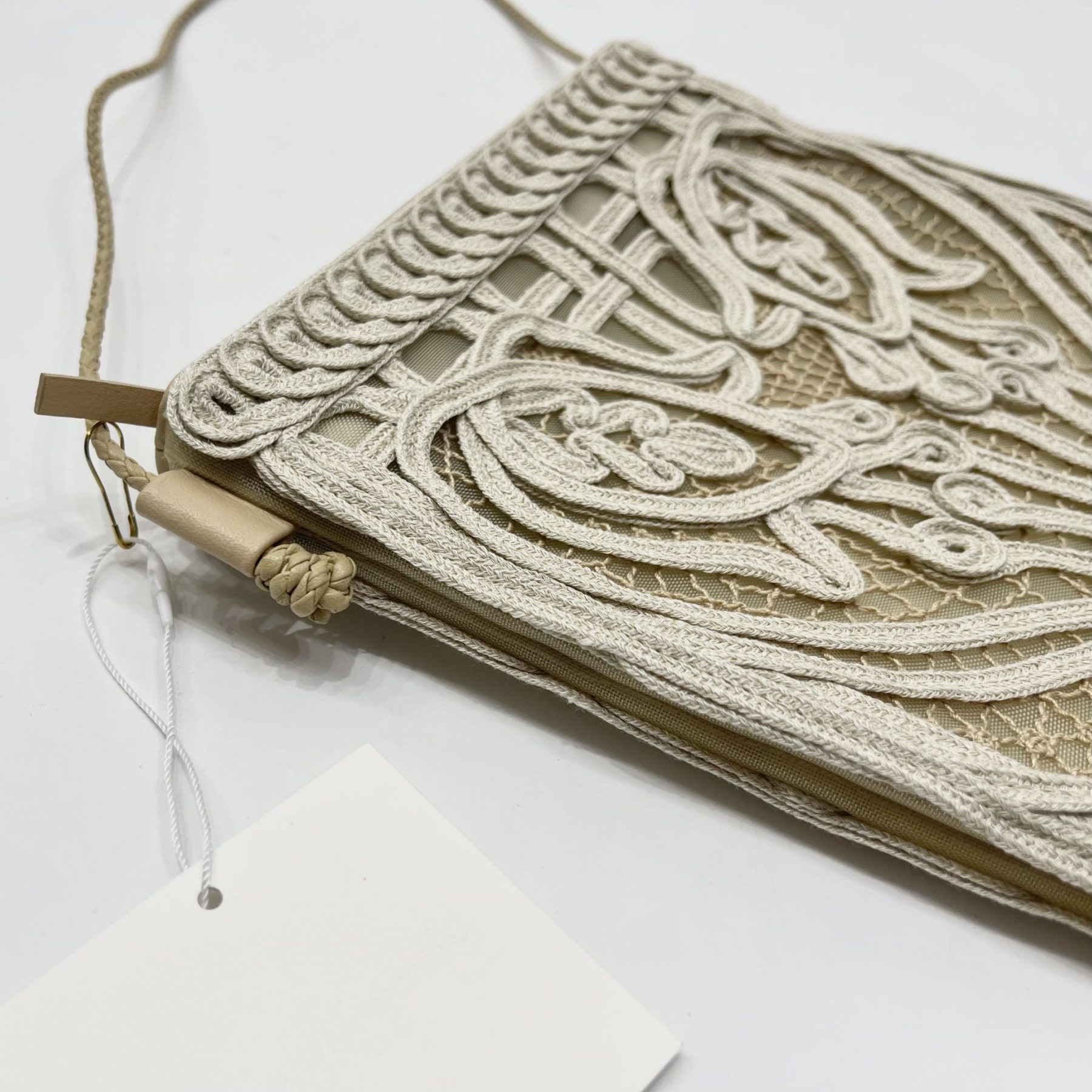 Mame Kurogouchiのコード刺繍ポーチをお買取させていただきました 