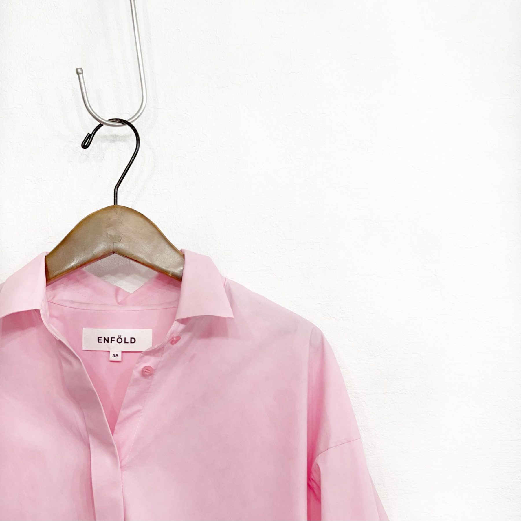 ENFOLDアシンメトリーヘムのカラーシャツ | ブランド服の宅配買取 
