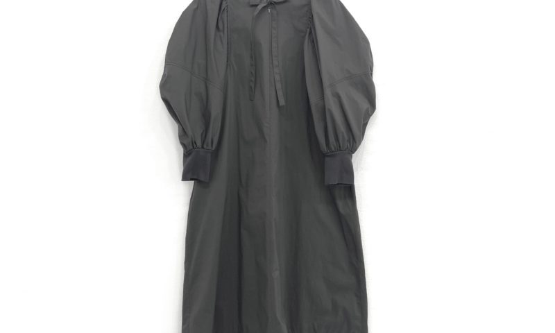 yori 22ss パフスリーブコットンワンピース チャコール 【公式通販】 