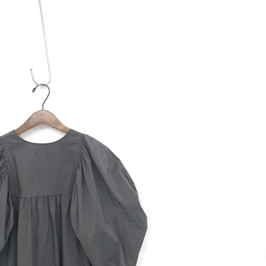 yoriの2WAY仕様パフスリーブコットンワンピース入荷です | ブランド服 