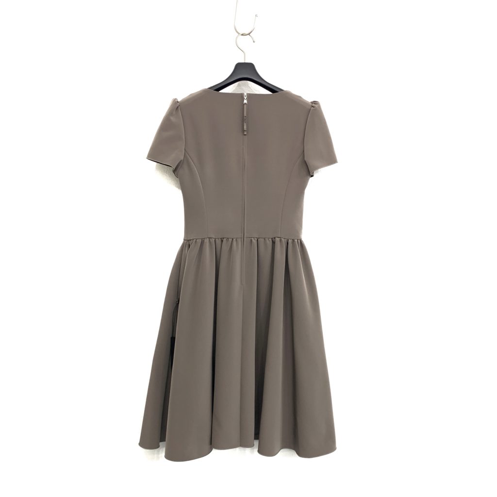 お買取したフォクシーのDRESS NEW CLASSICバックスタイルの写真