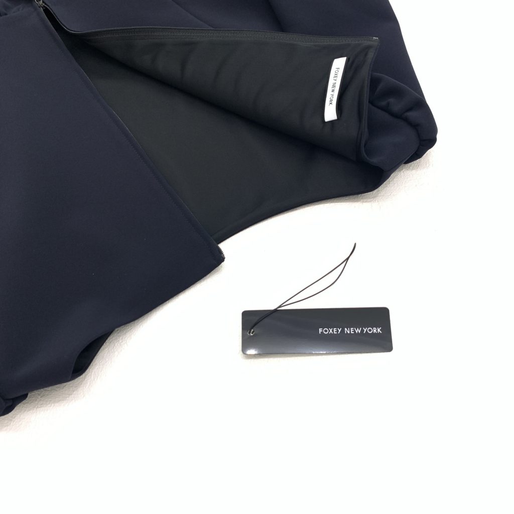 お買取したフォクシーのDRESS WINTER WONDERバックファスナーの写真