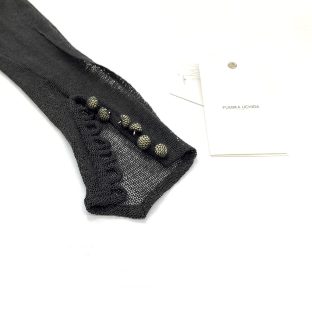 フミカウチダTulle Satin CUT-OUT TOP甲を覆う長めのチュール袖